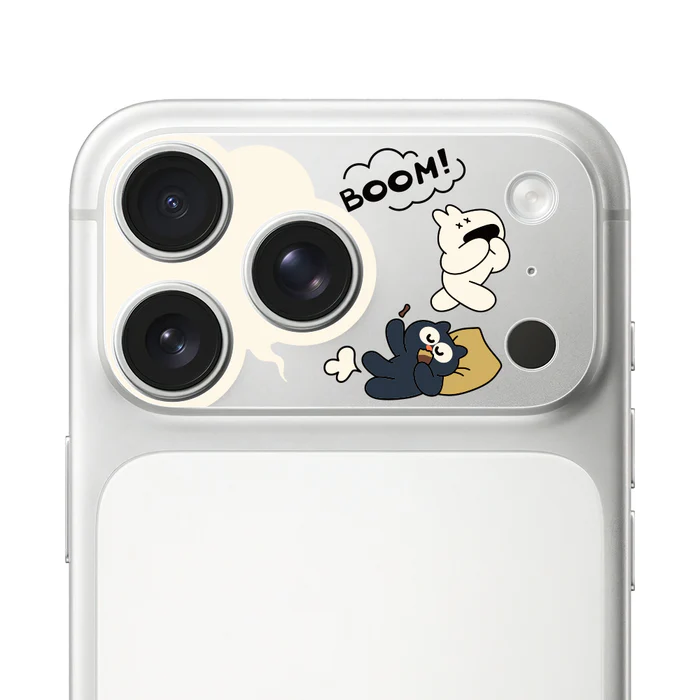 HODA 滿版鏡頭底座霧面保護貼阿耀與黑寶 iPhone17ProMAX 有福同享 (1333)