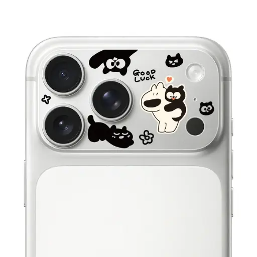 [047705717PM1] HODA 滿版鏡頭底座霧面保護貼阿耀與黑寶 iPhone17ProMAX 有你真好 (1326)